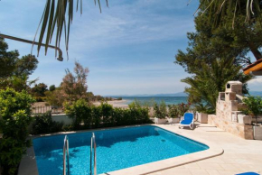 Exclusive Beachfront Villa with Pool for 8 at Island Brač